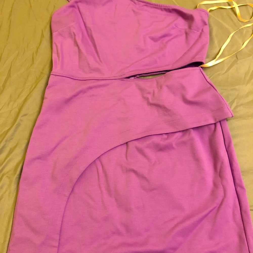 One-shoulder evening dress